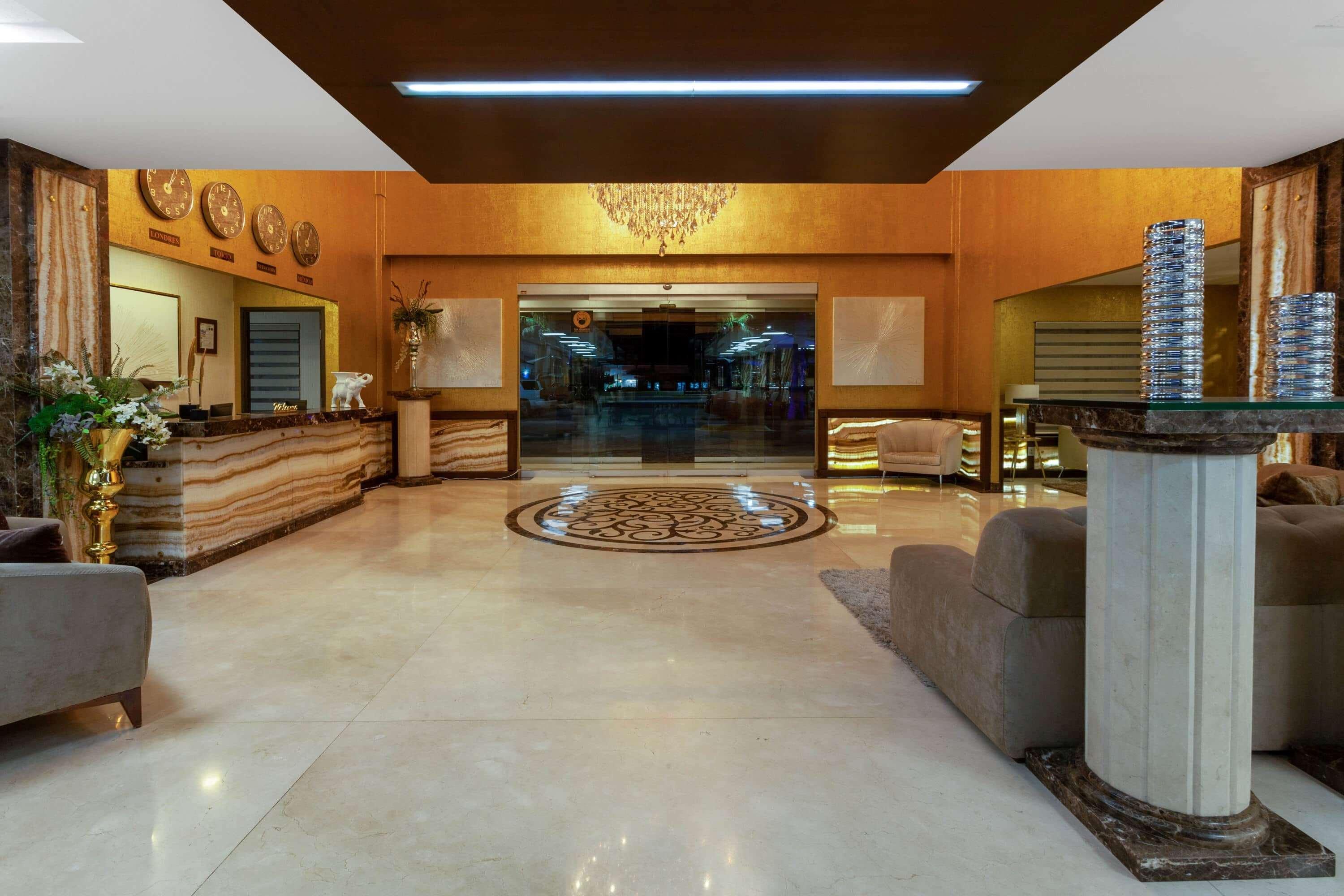 Wyndham Torreon Hotel Exterior photo